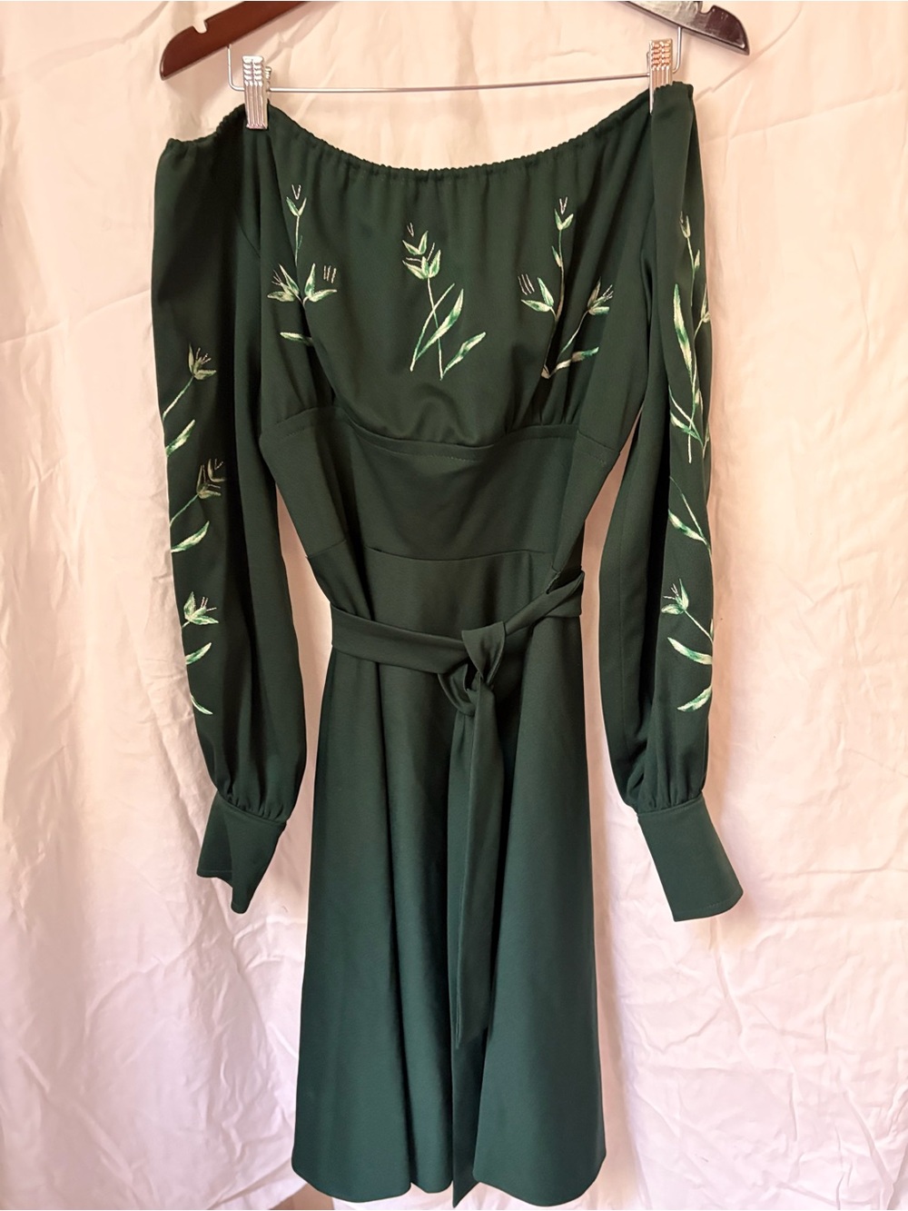 Whimsical vintage off the shoulder hand embroidered renaissance dress size XL